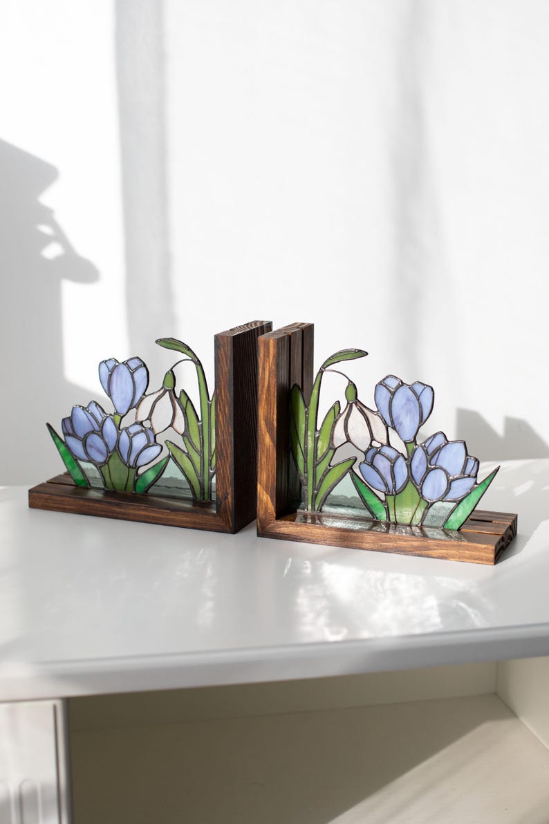 Suporte para livros de vidro colorido estilo vitral crocus narcisos campainhas