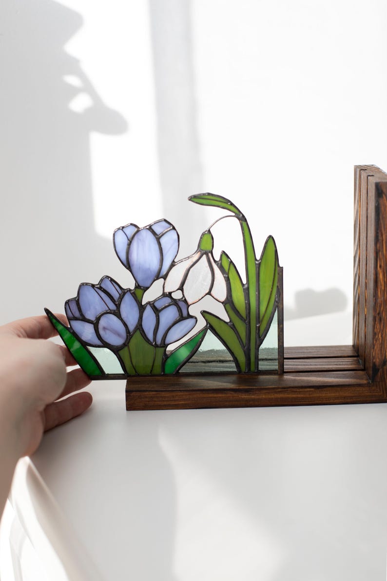 Suporte para livros de vidro colorido estilo vitral crocus narcisos campainhas