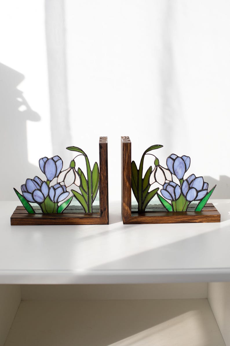 Suporte para livros de vidro colorido estilo vitral crocus narcisos campainhas