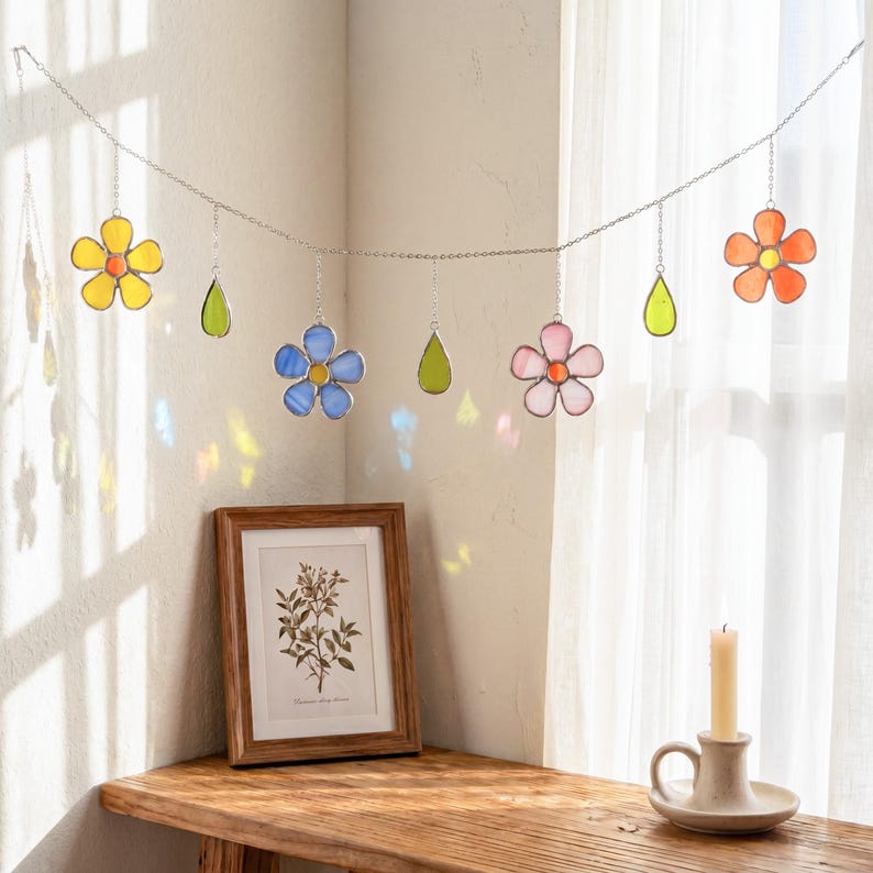 Guirlanda de flores de vidro, cordão de flores, arte em vitral, vitral de flores, decoração em vitral, enfeite de janela, arte feita à mão F97