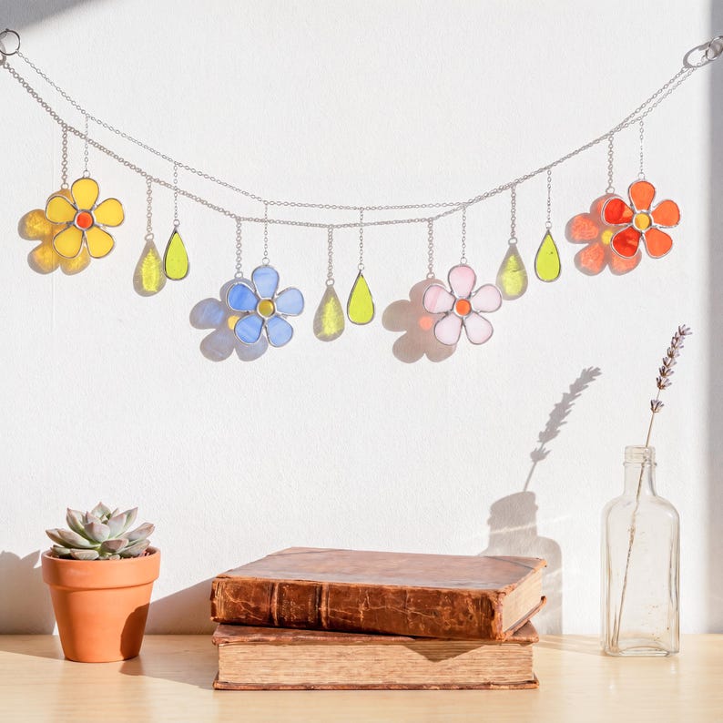 Guirlanda de flores de vidro, cordão de flores, arte em vitral, vitral de flores, decoração em vitral, enfeite de janela, arte feita à mão F97