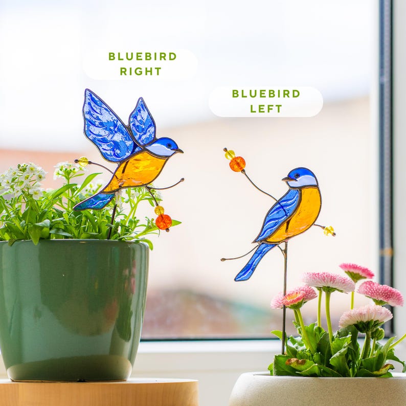 Estacas de plantas em vitral com pássaro azul, presente para observadores de pássaros, amantes da natureza e decoração para casa.