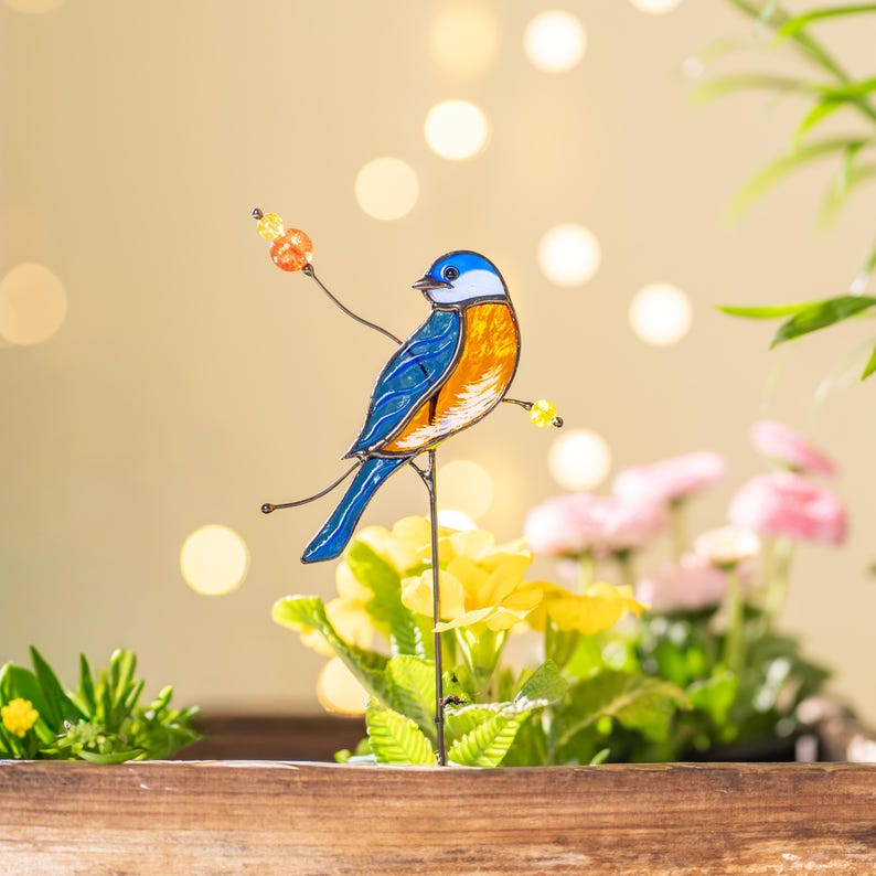 Estacas de plantas em vitral com pássaro azul, presente para observadores de pássaros, amantes da natureza e decoração para casa.