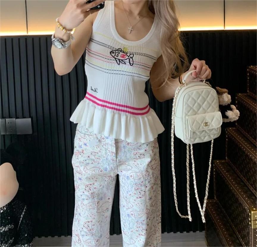 CHANE25SS Little Fish Stripe Stretch Knit Cami Tank Top