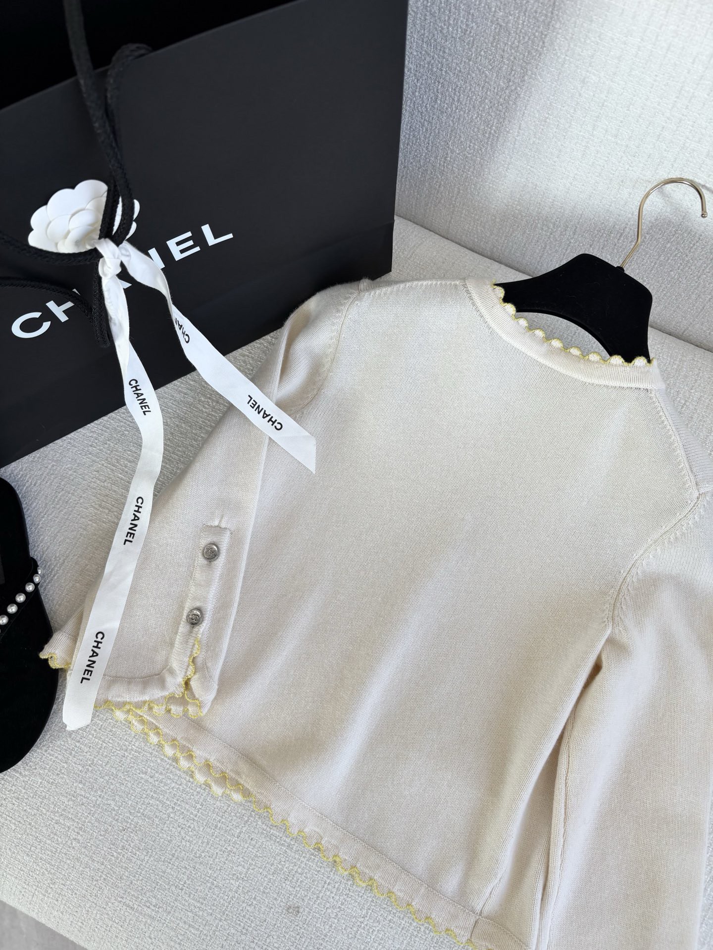 CHNEL Wave Lace Cashmere Cardigan