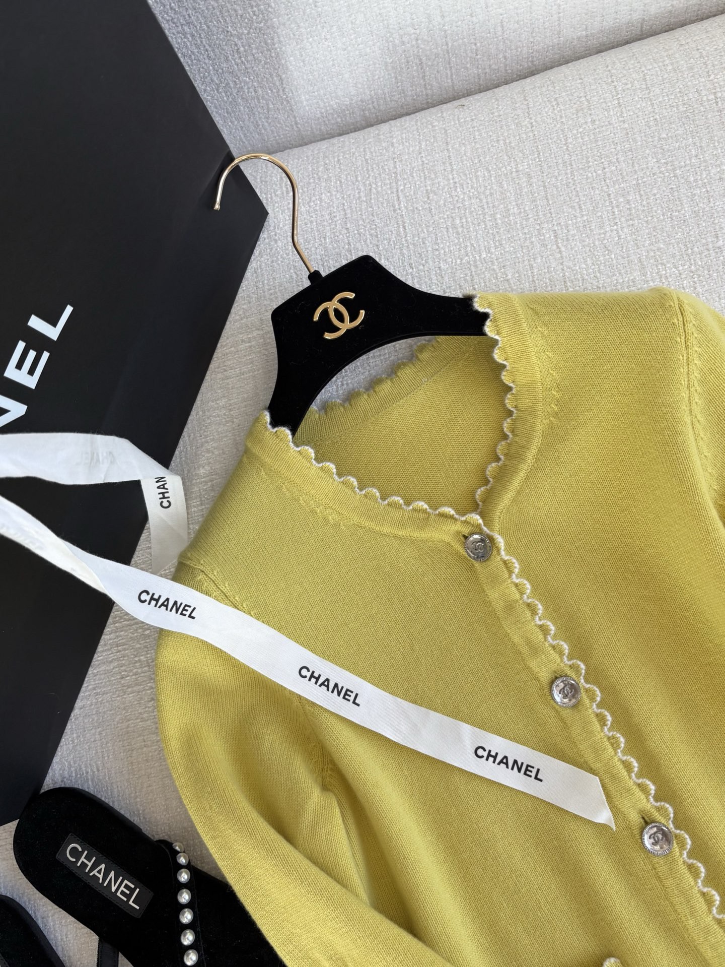 CHNEL Wave Lace Cashmere Cardigan