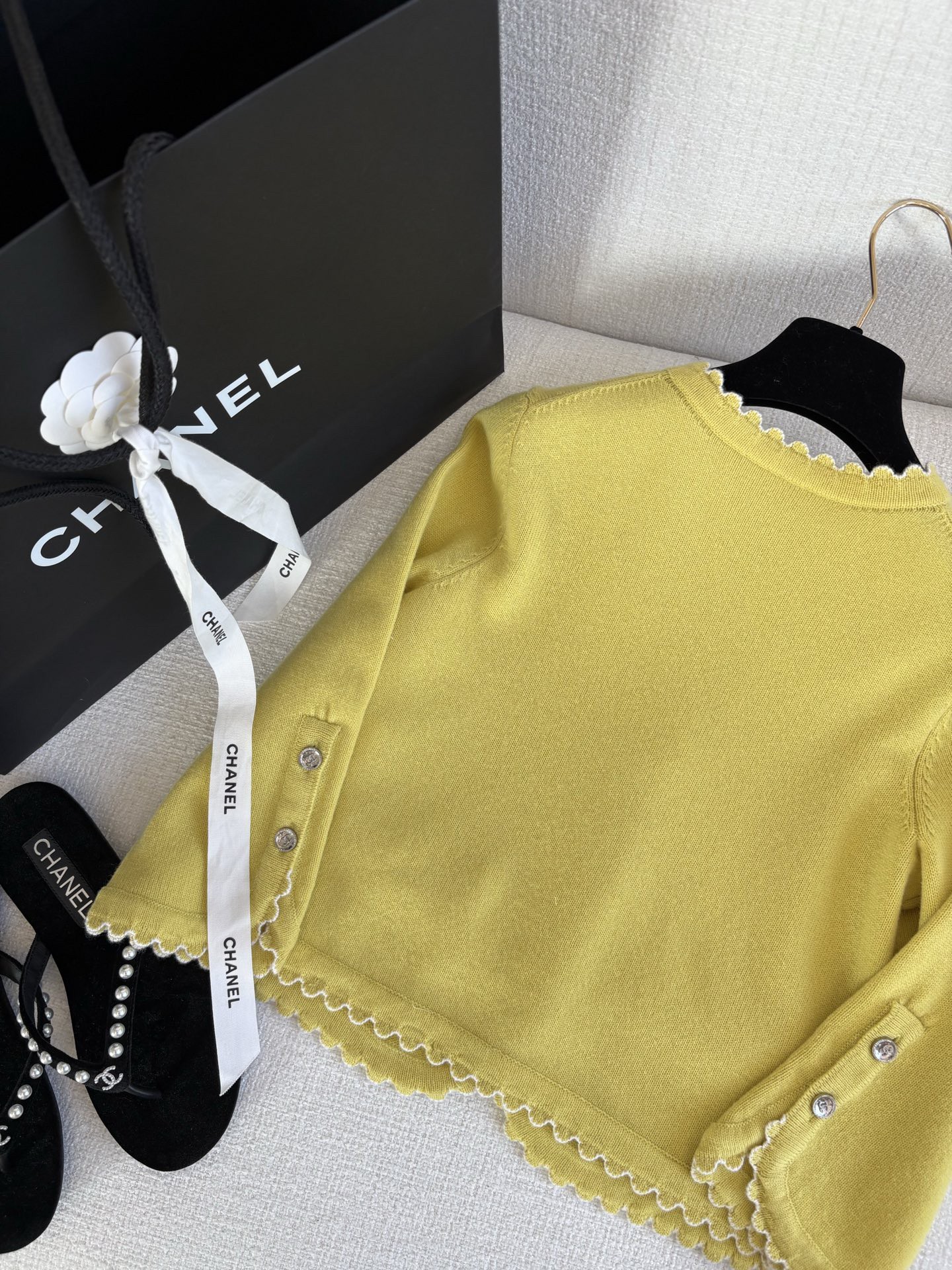 CHNEL Wave Lace Cashmere Cardigan