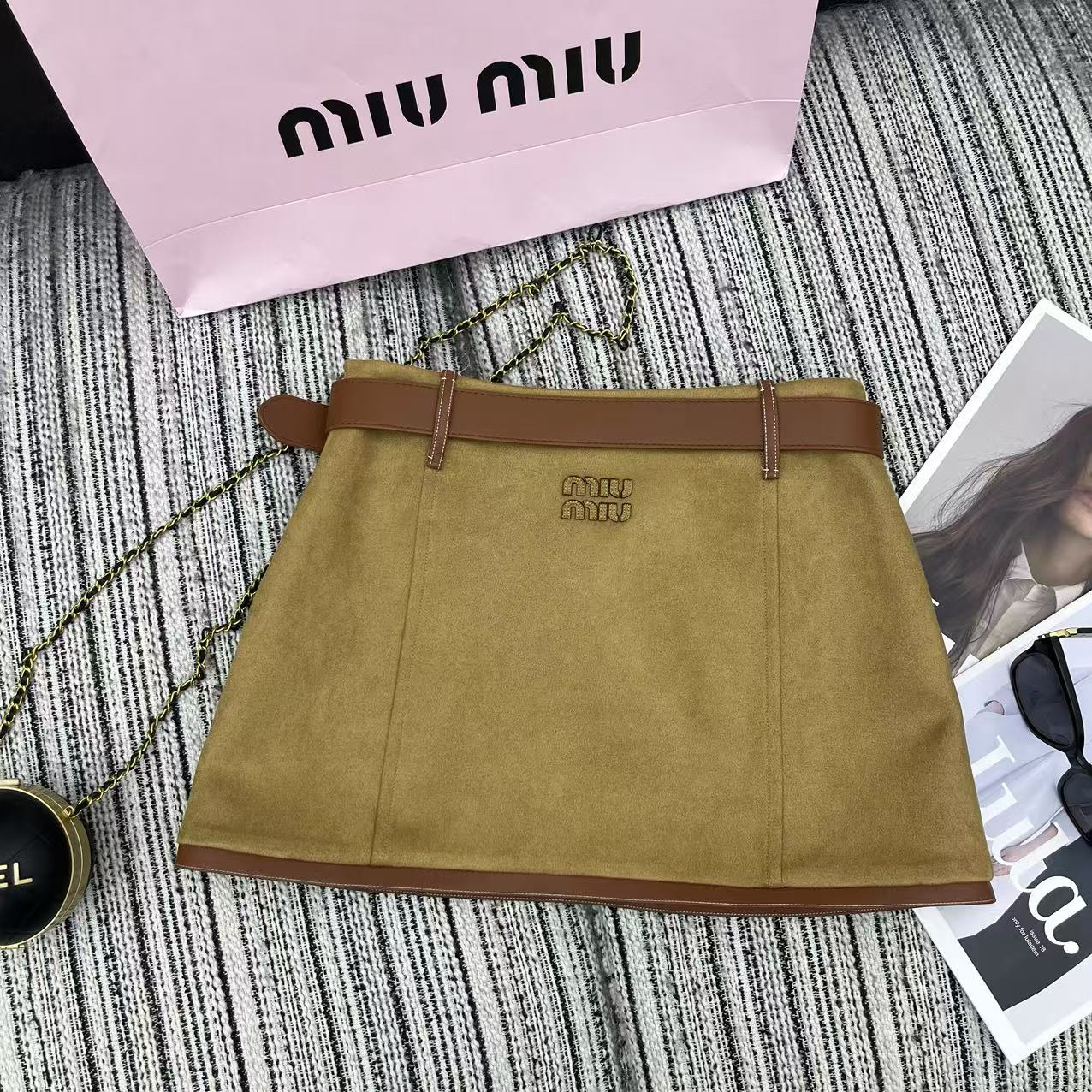 MIU25SS Patchwork Leather Trimmed Deerskin Velvet Small A Short Half Skirt