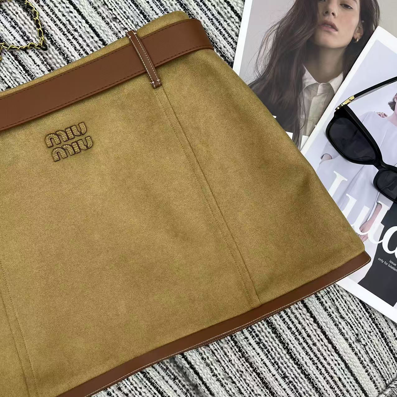 MIU25SS Patchwork Leather Trimmed Deerskin Velvet Small A Short Half Skirt