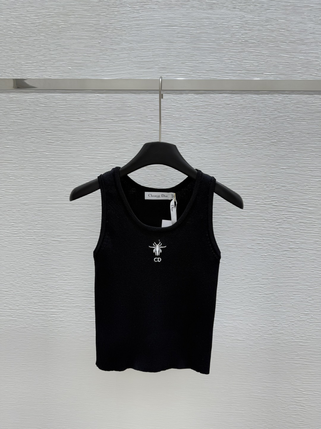 DIO25SS Crew Neck Colour Clash Embroidery Knitted Vest