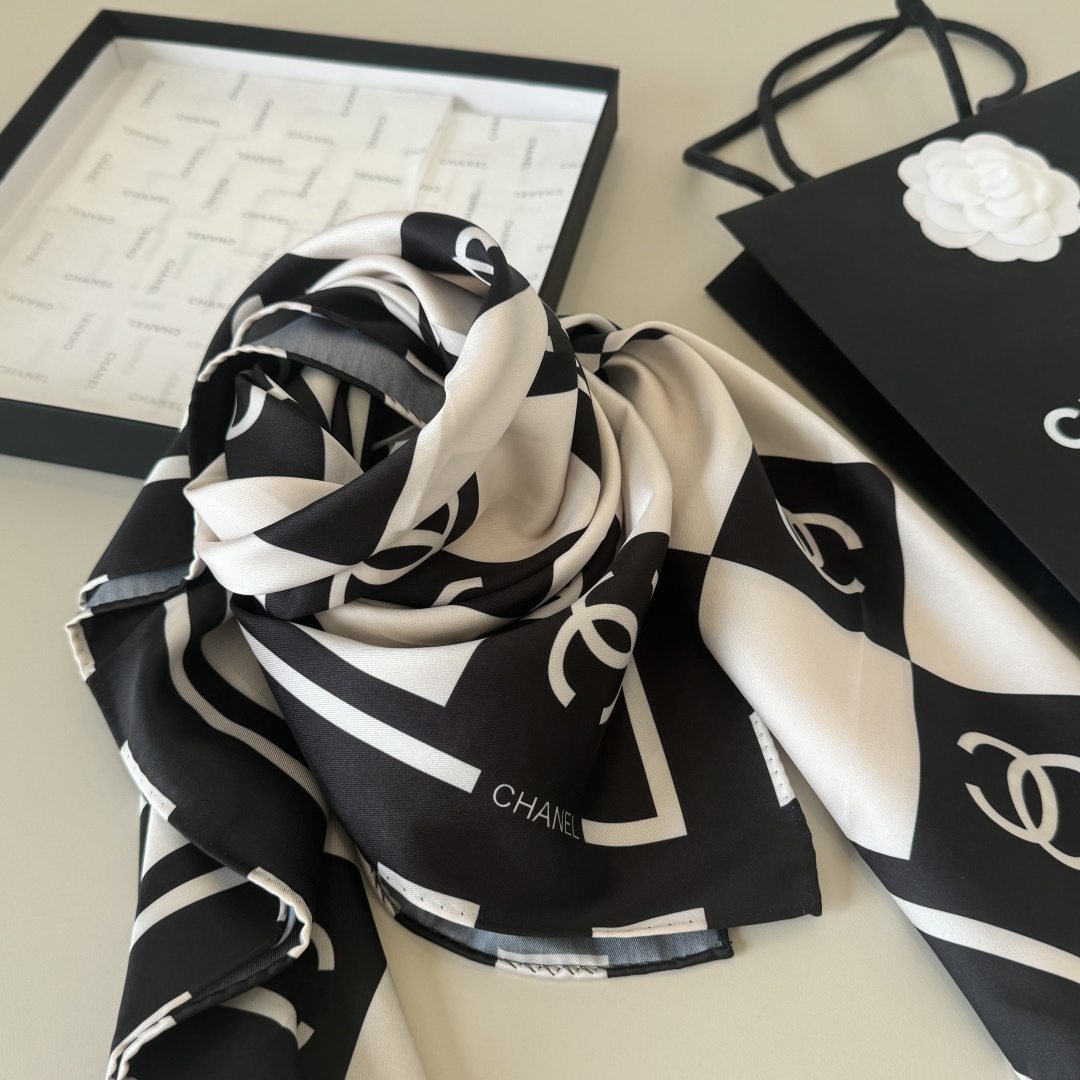 CHANE 90cm Tessellated Silk Square Scarf
