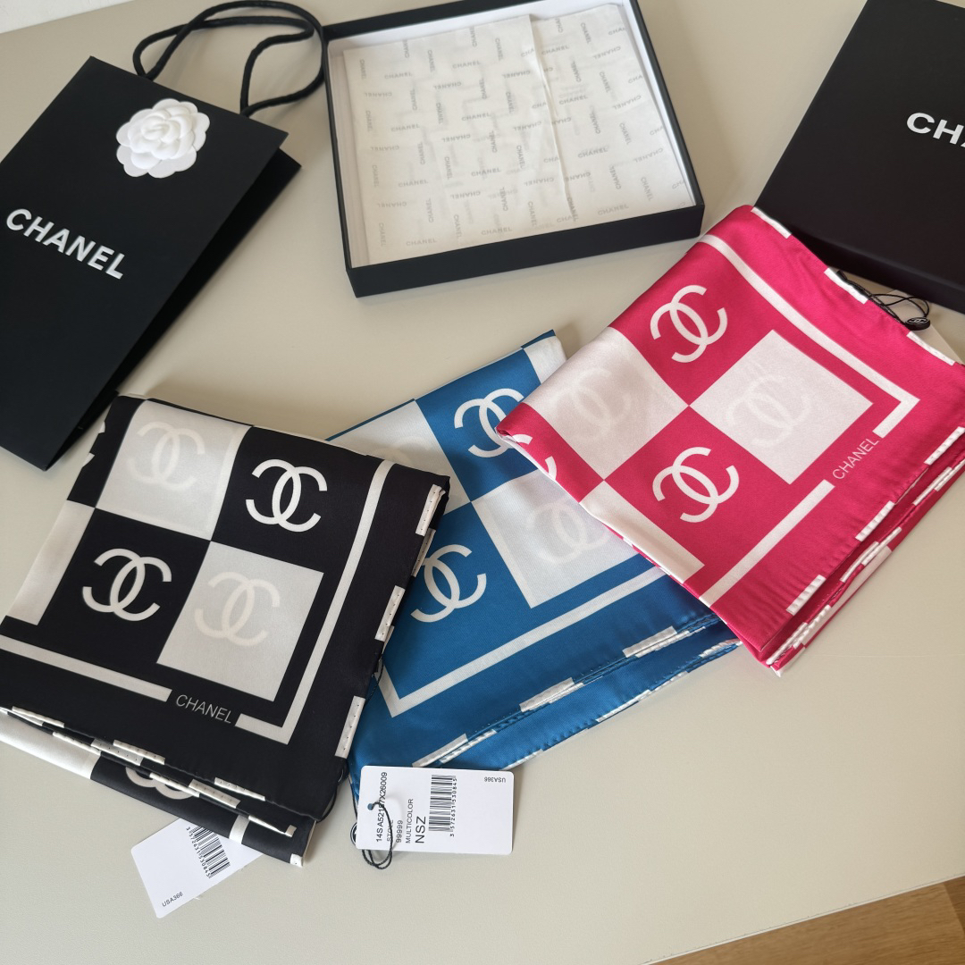 CHANE 90cm Tessellated Silk Square Scarf