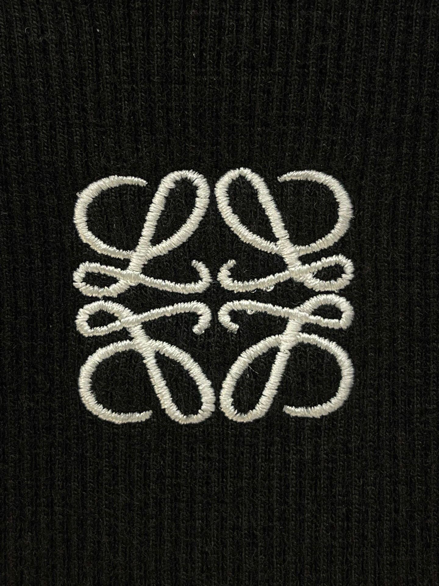 LOE Embroidered Logo Short Vest