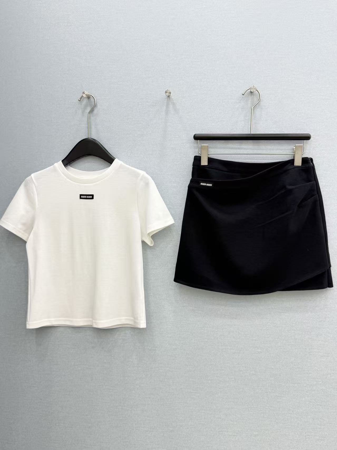 MIU Sleek Black A - Line Mini Skirt