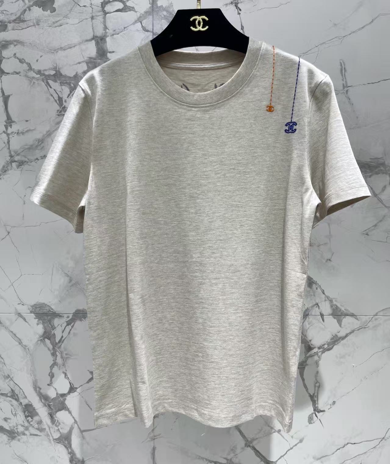 CC Double-C Logo Dangling Chain Short-Sleeve T-Shirt