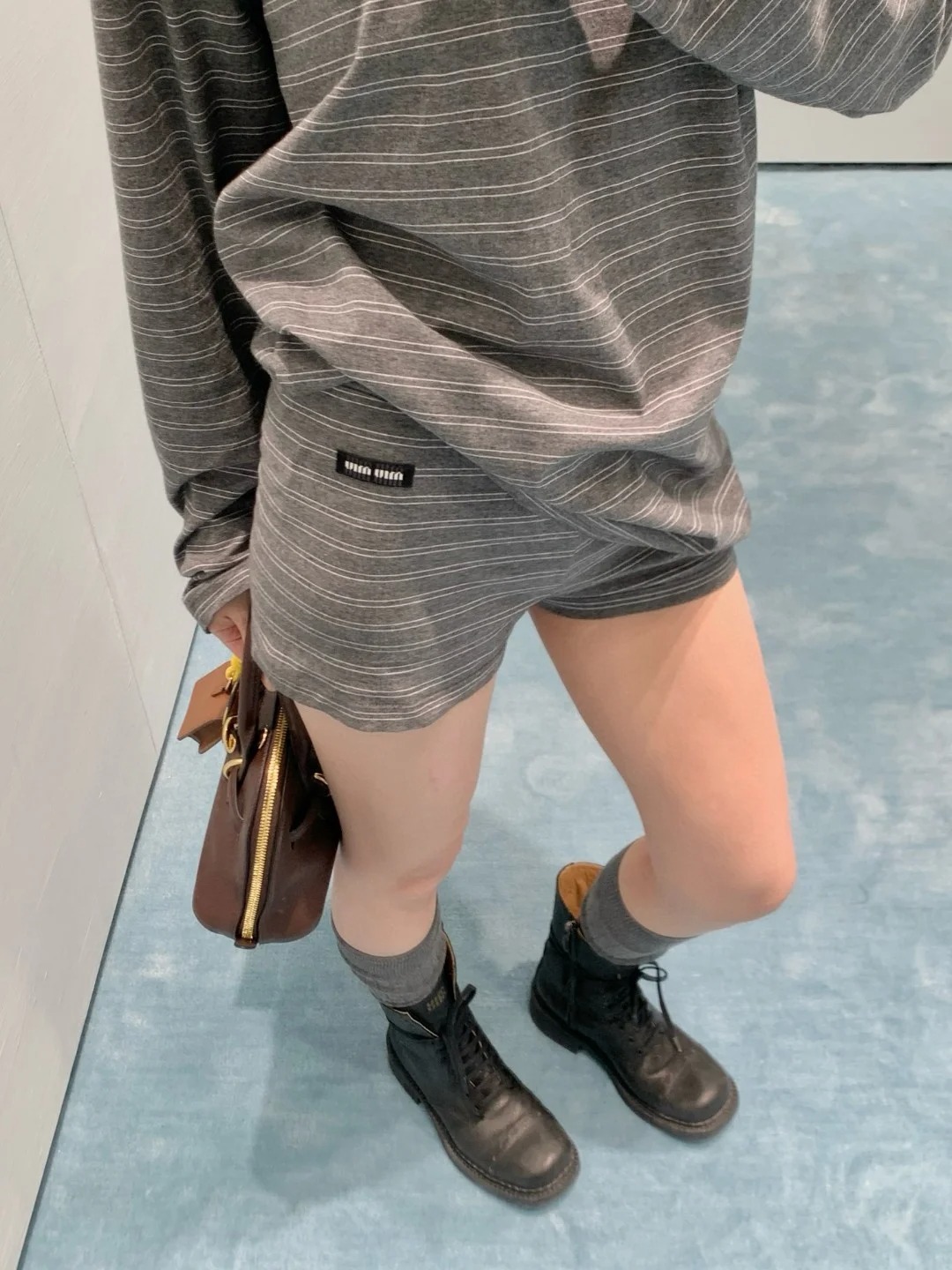 MIU25SS grey striped shorts