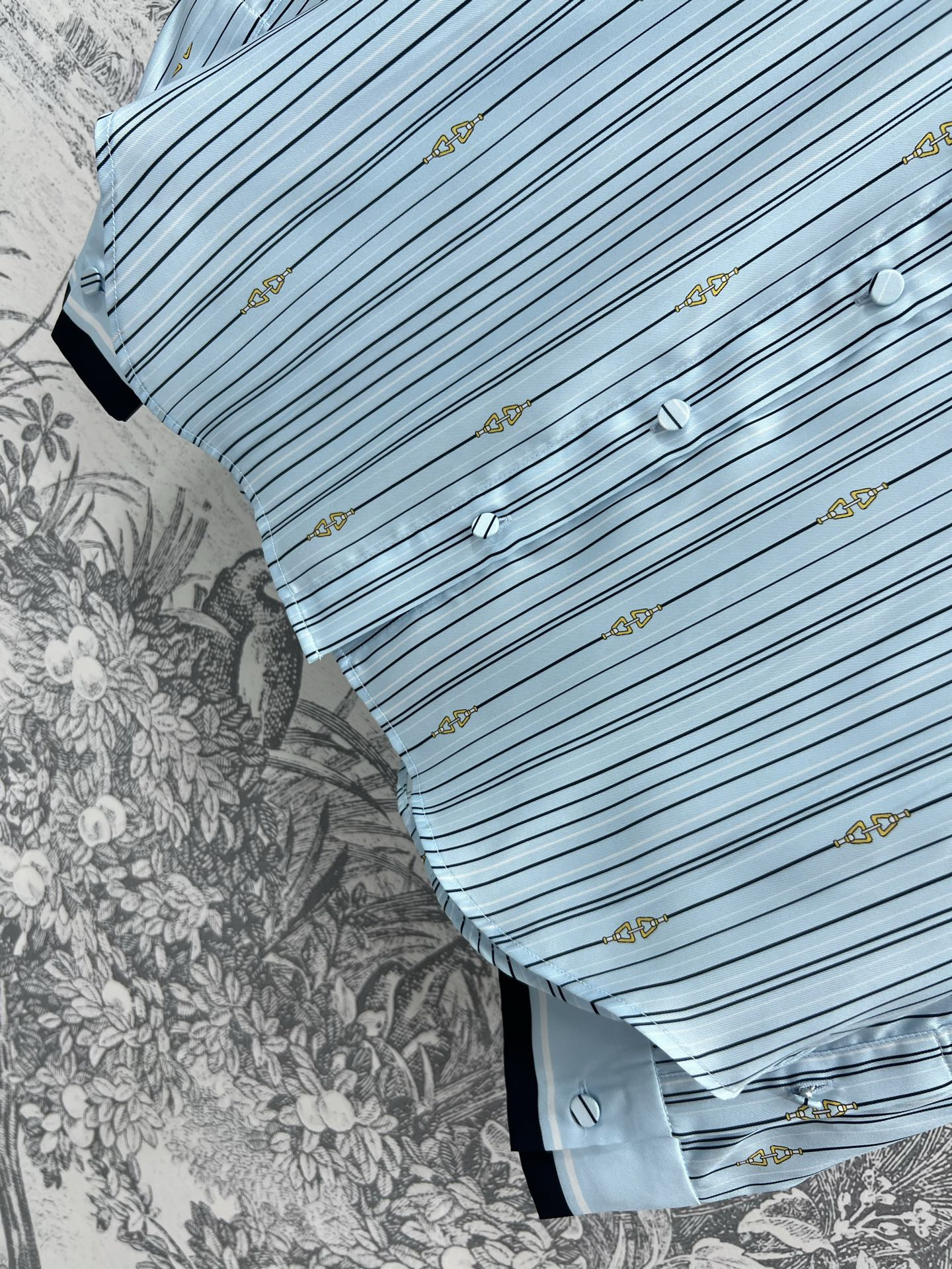 GUCC25SS Striped Saddle Button Pattern Lapel Shirt