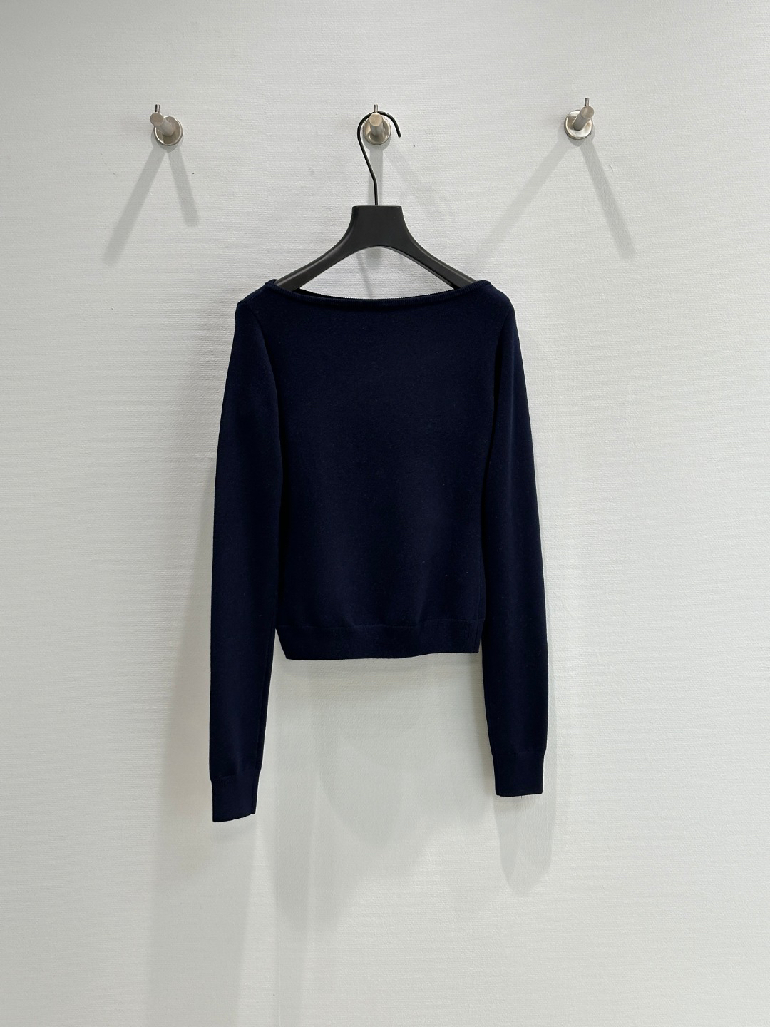 MIU25SS Logo Cashmere One Shoulder Long Sleeve Top