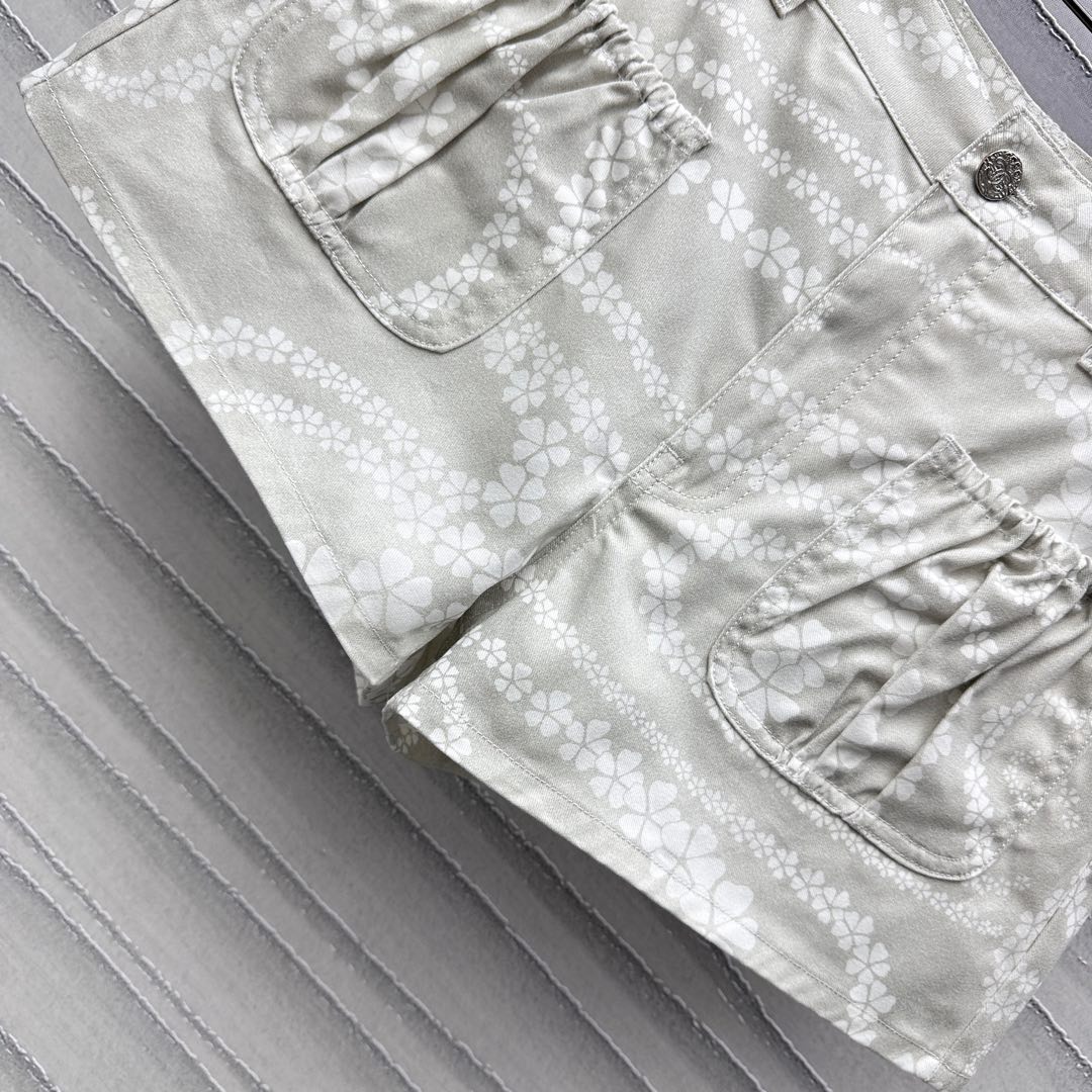 CHANE25SS Printed Pocket Denim Shorts