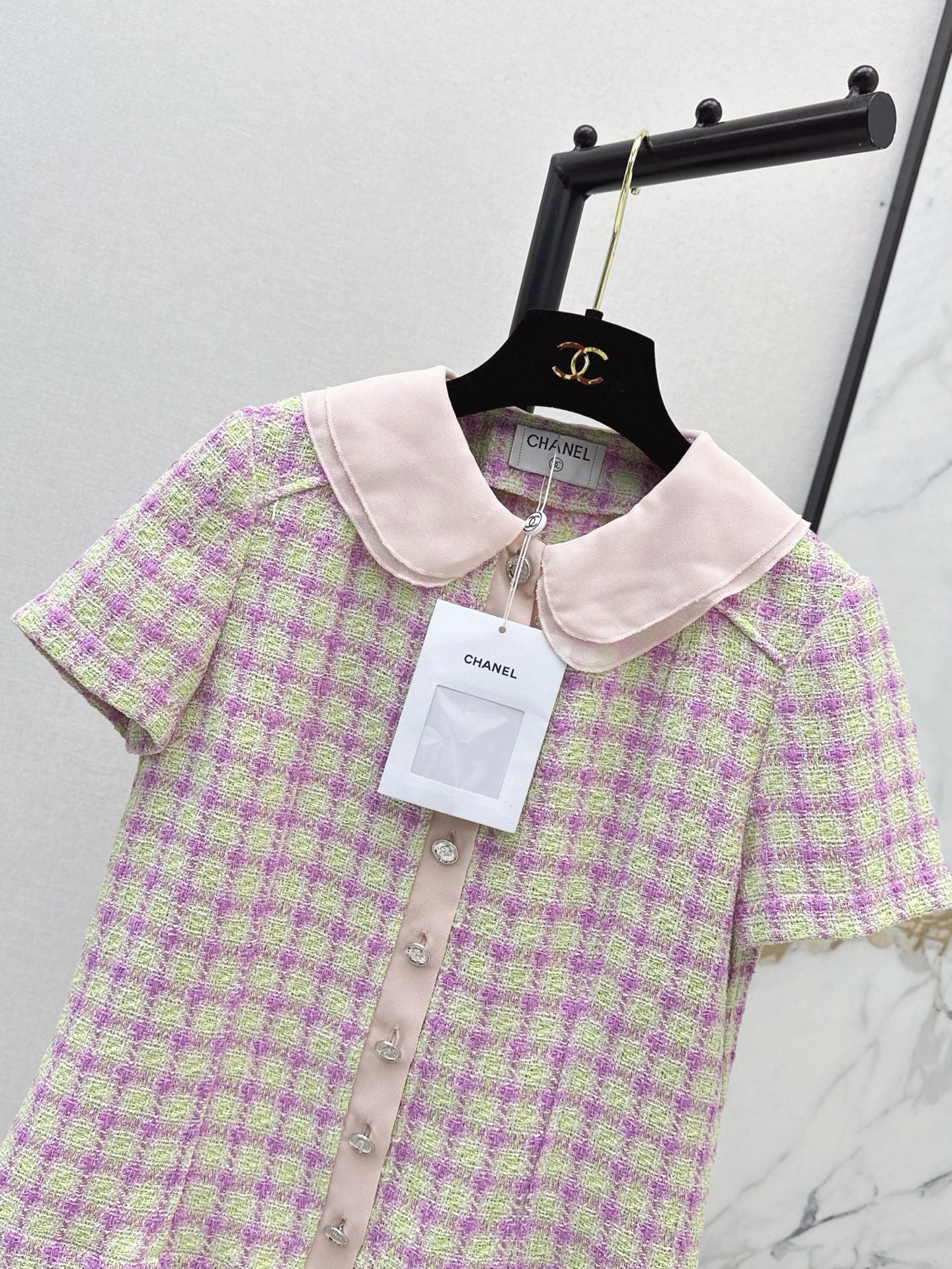 CHANE25SS Doll Neck Short Sleeve Tweed Top