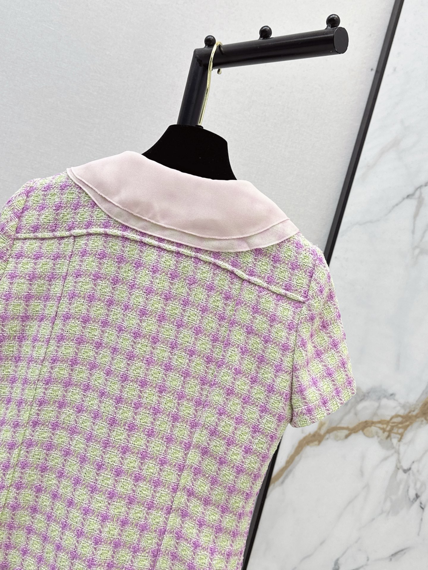 CHANE25SS Doll Neck Short Sleeve Tweed Top