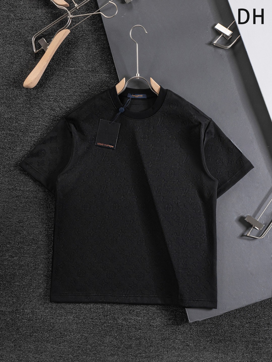 1V short-sleeved shirt