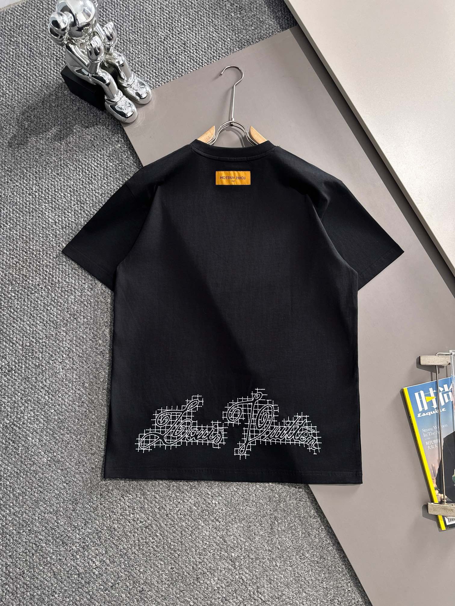 1V short-sleeved shirt