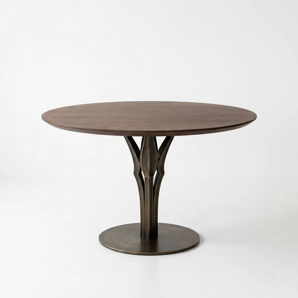 Runder Esstisch aus Walnussholz mit Stahlbasis
