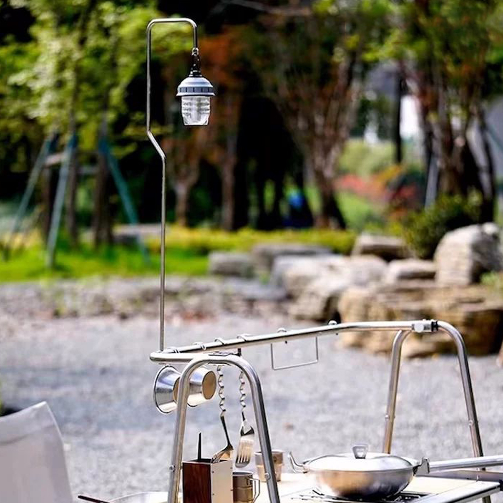 IGT Curved Lantern Pole Silver