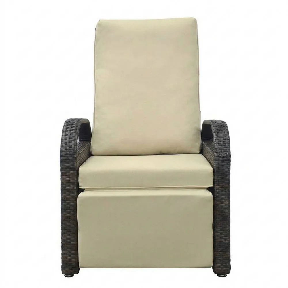 Poltrona in Rattan con Cuscini Beige e Schienale Reclinabile