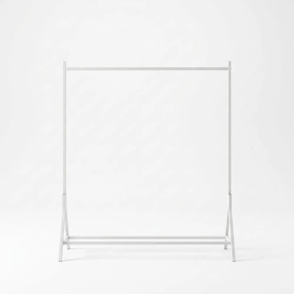 Kleiderbügel aus weißem Stahl