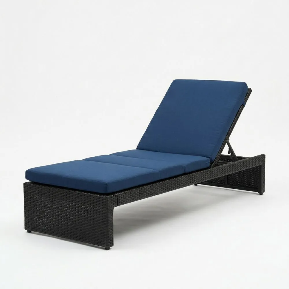Gartenliege aus Rattan mit blauen Kissen-Lofthavench