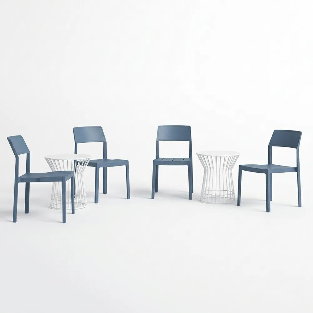Juego de sillas plásticas azules y mesas de alambre blanco-Casaluxeeu
