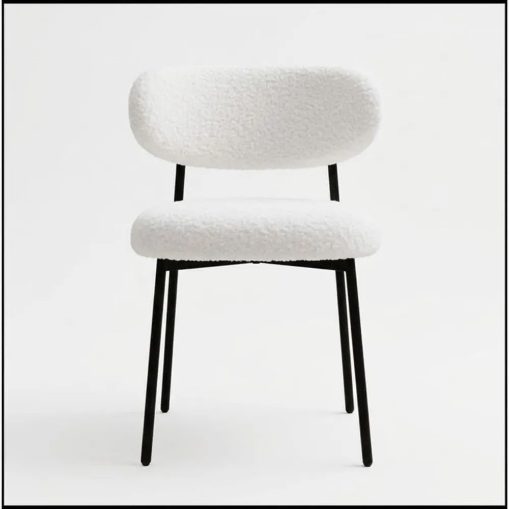 Silla de tela bouclé blanca con patas de acero negro-Casaluxeeu