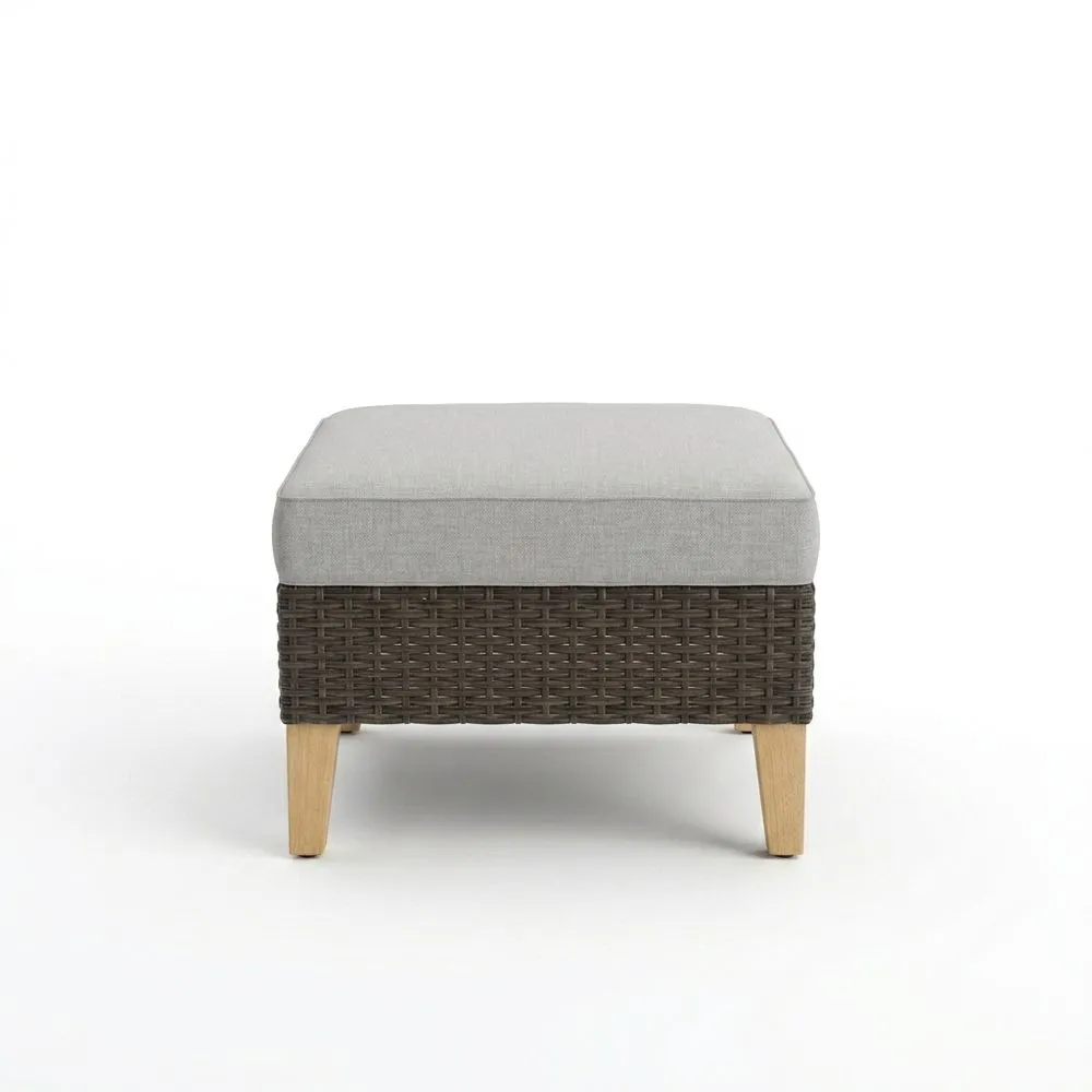 Poggiapiedi in rattan sintetico grigio e legno di acacia
