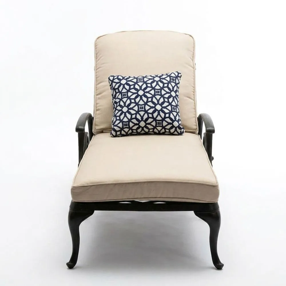 Poltrona Chaise Longue in Alluminio con Cuscino Beige e Nero