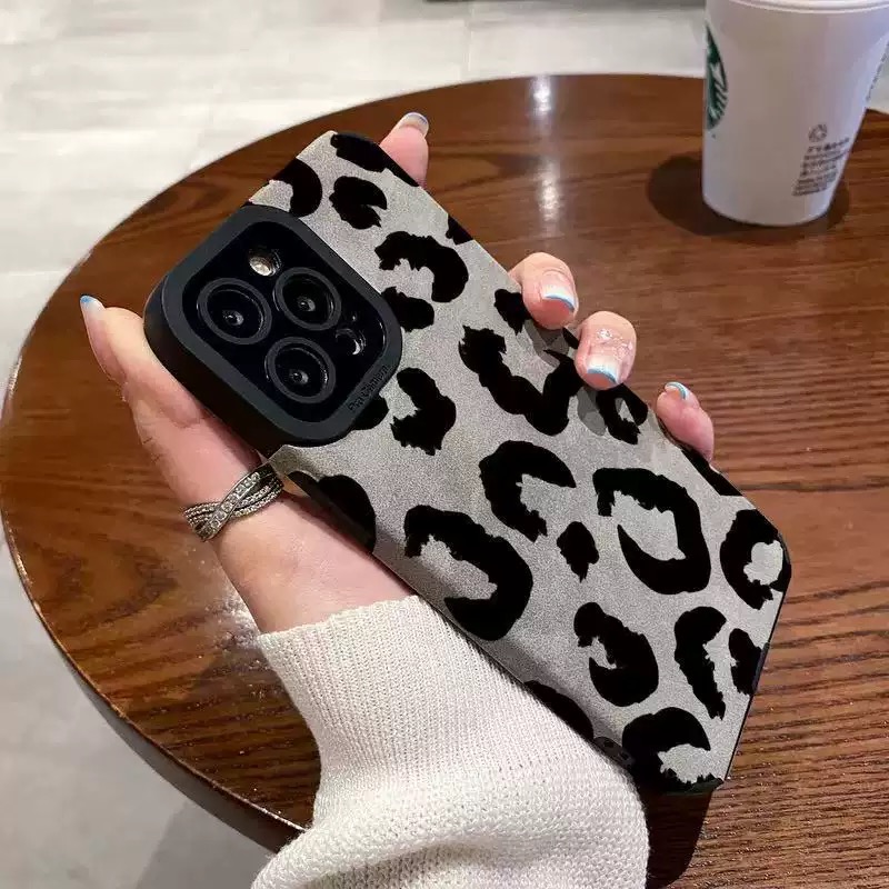 Spotted pattern fine hole imitation fur phone case suitable for iPhone 17 16 15 14 13 12 11 Pro Max Plus X XS Max anti drop phone case