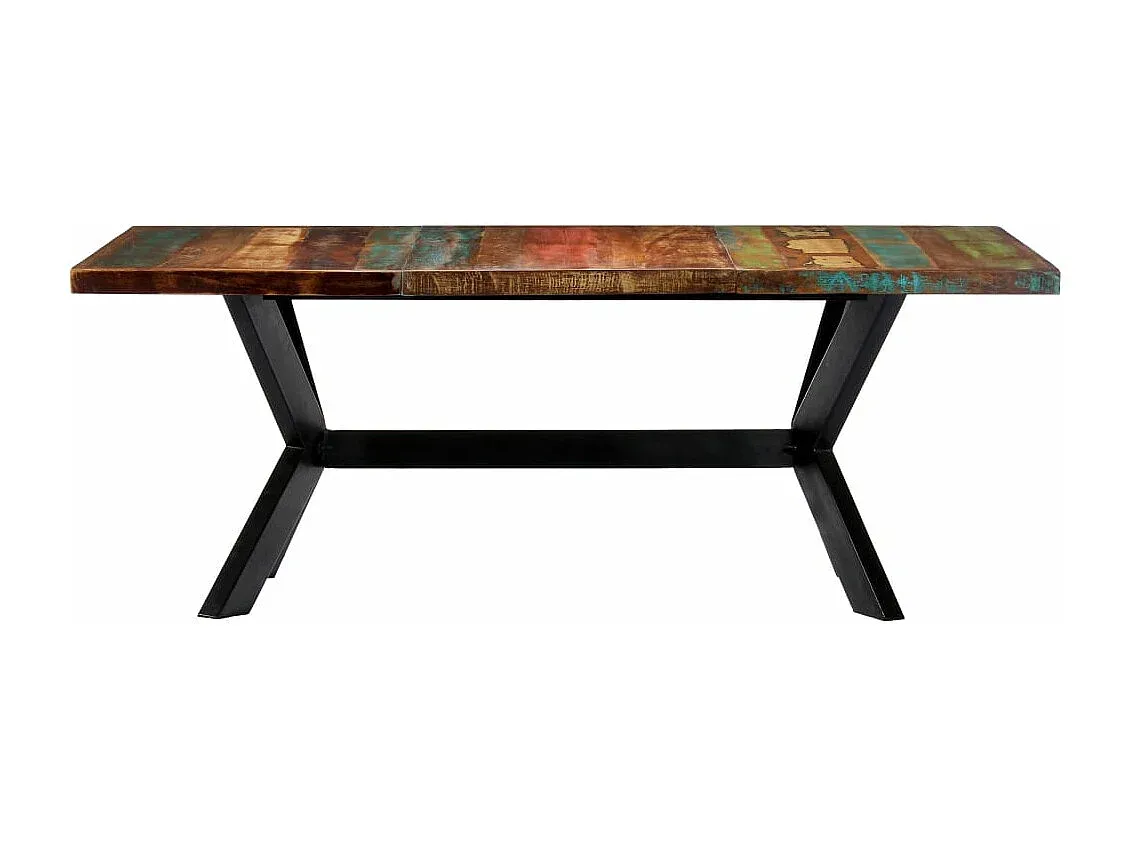 Rustikaler Esstisch aus Altholz mit großzügiger Tischplatte