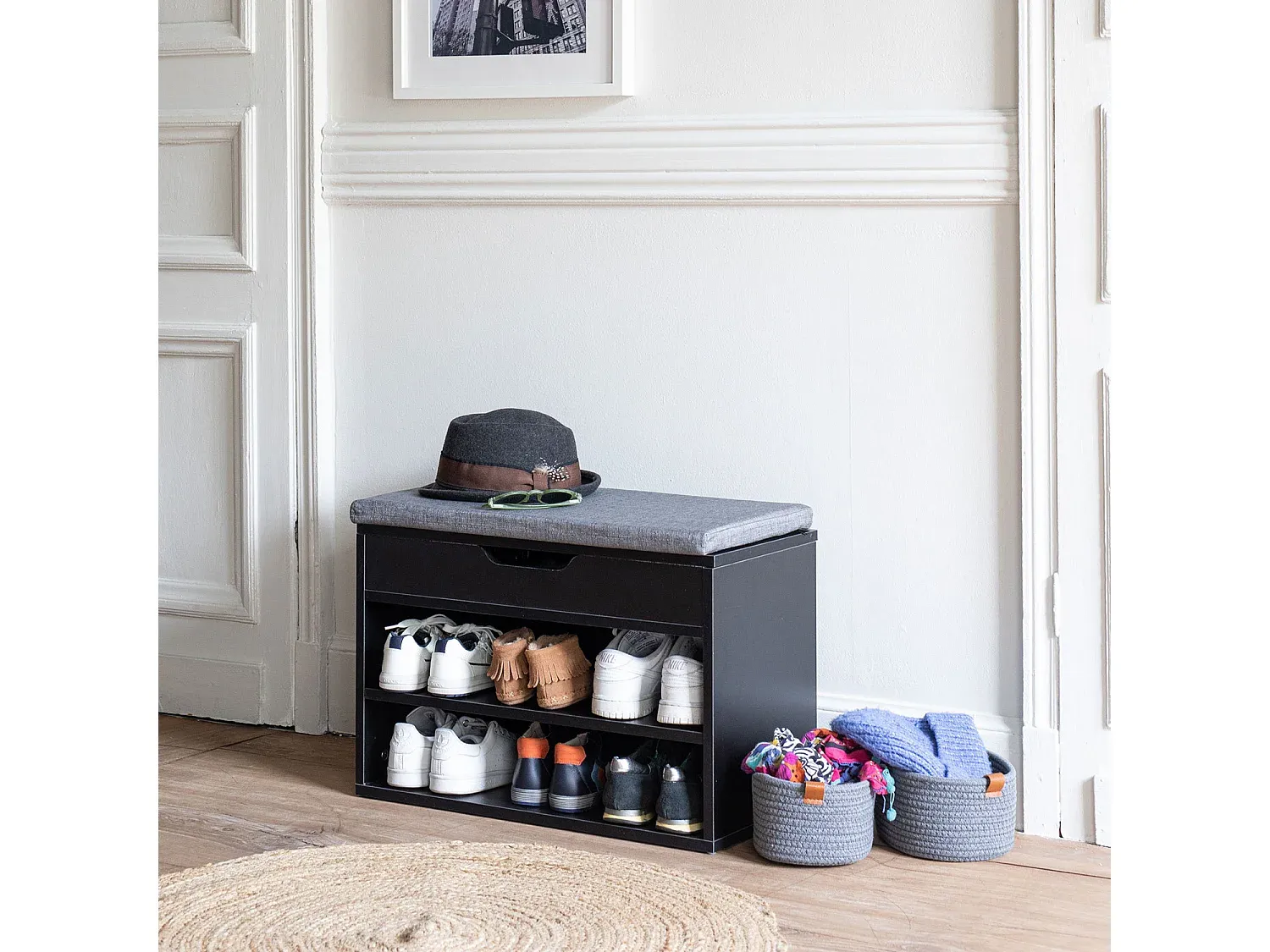 Schuhschrank mit zwei Fächern und Stauraum in Schwarz