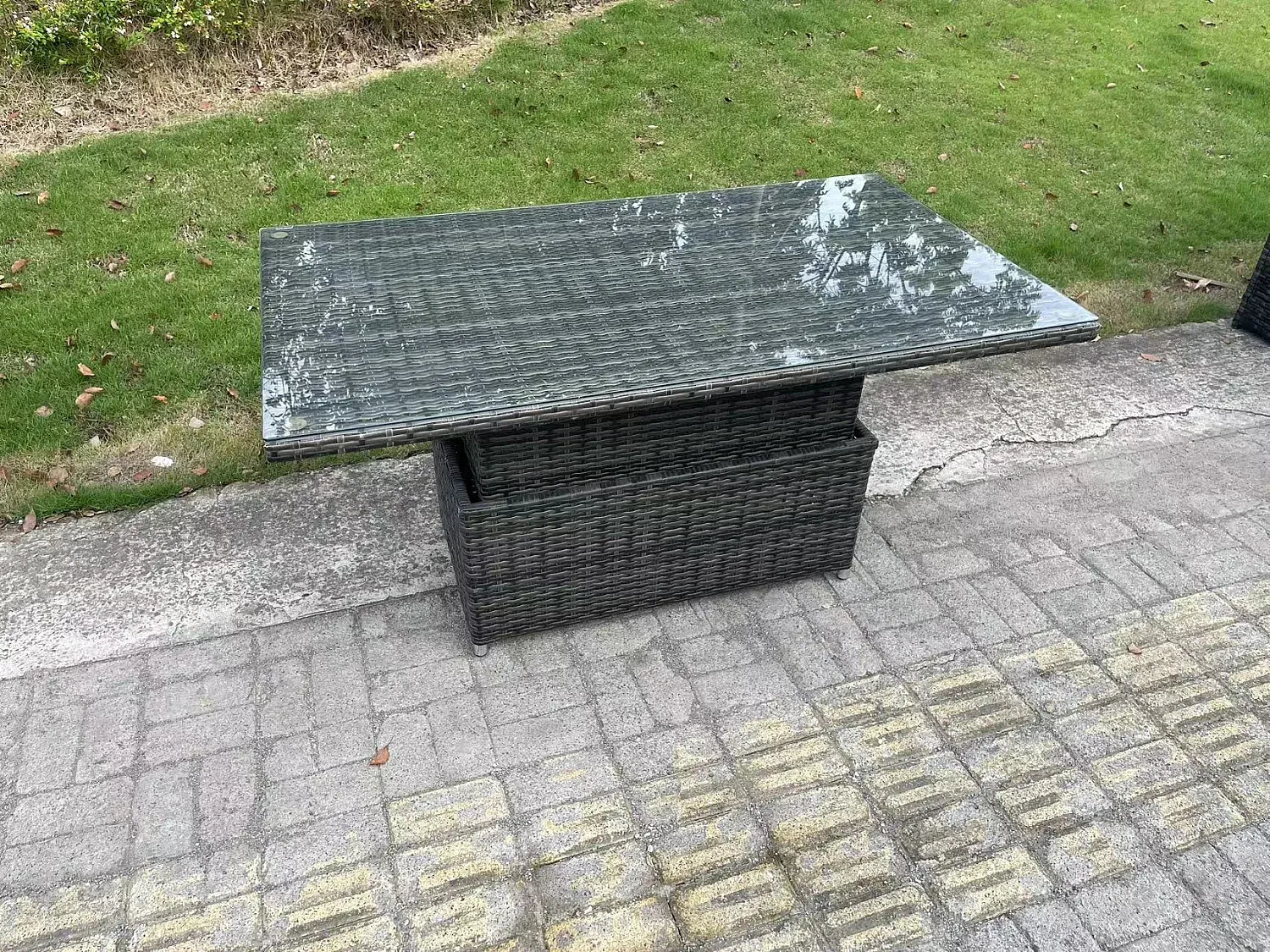 Gartenmöbel-Set aus Polyrattan mit Höhenverstellbarem Esstisch für 4 Personen, Dunkelgrau