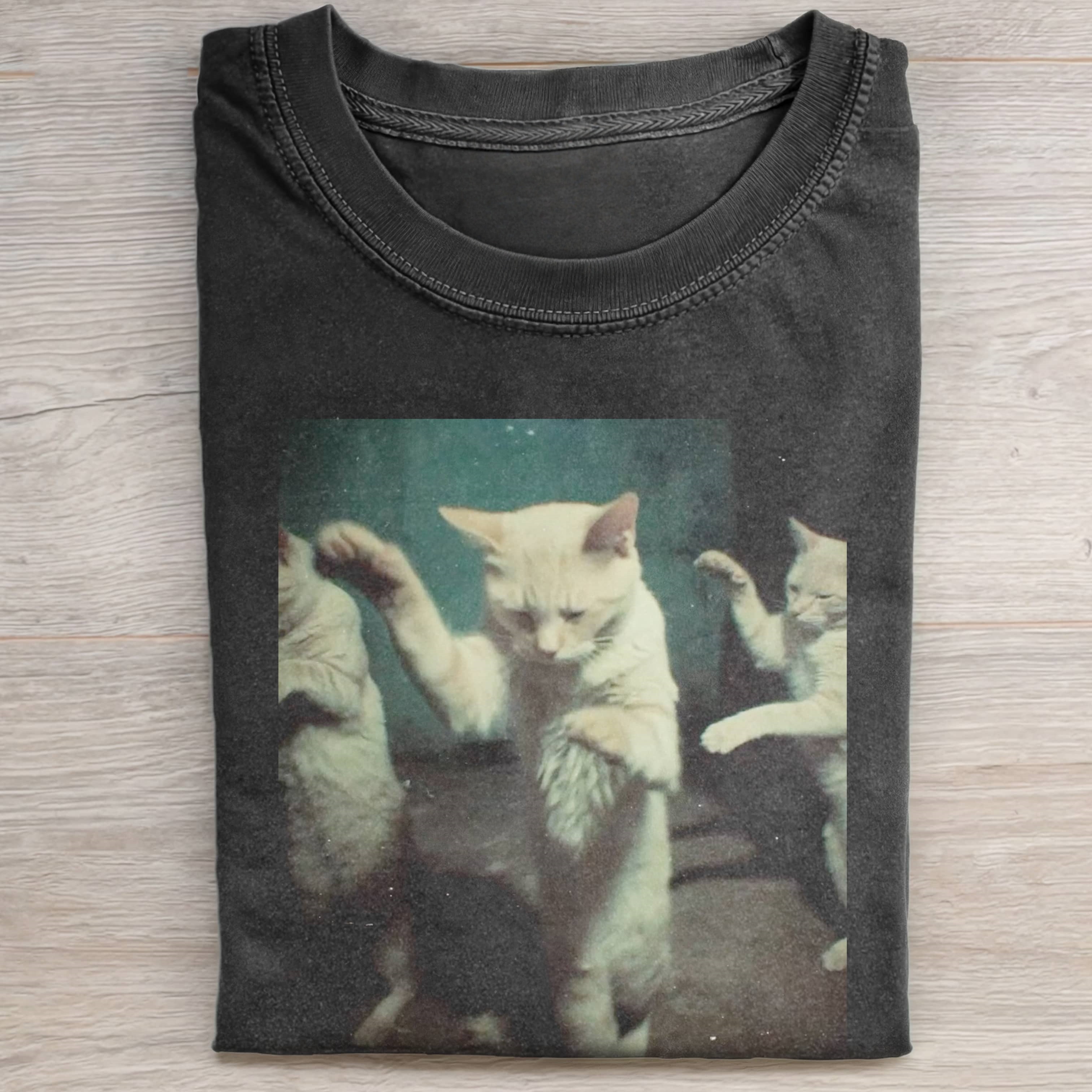 THREE CATS DANCING TEE