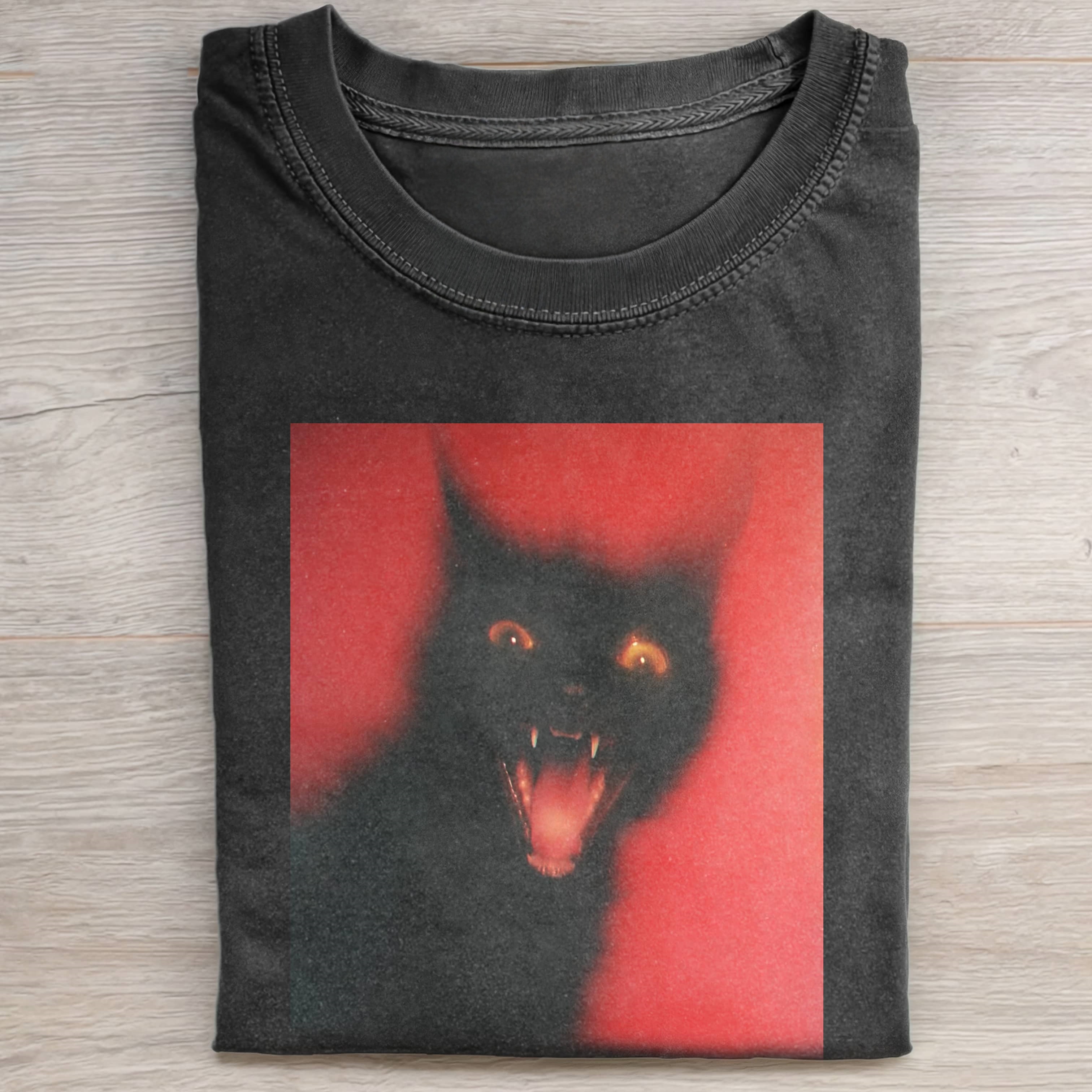 SCREAMING BLACK CAT T-SHIRT