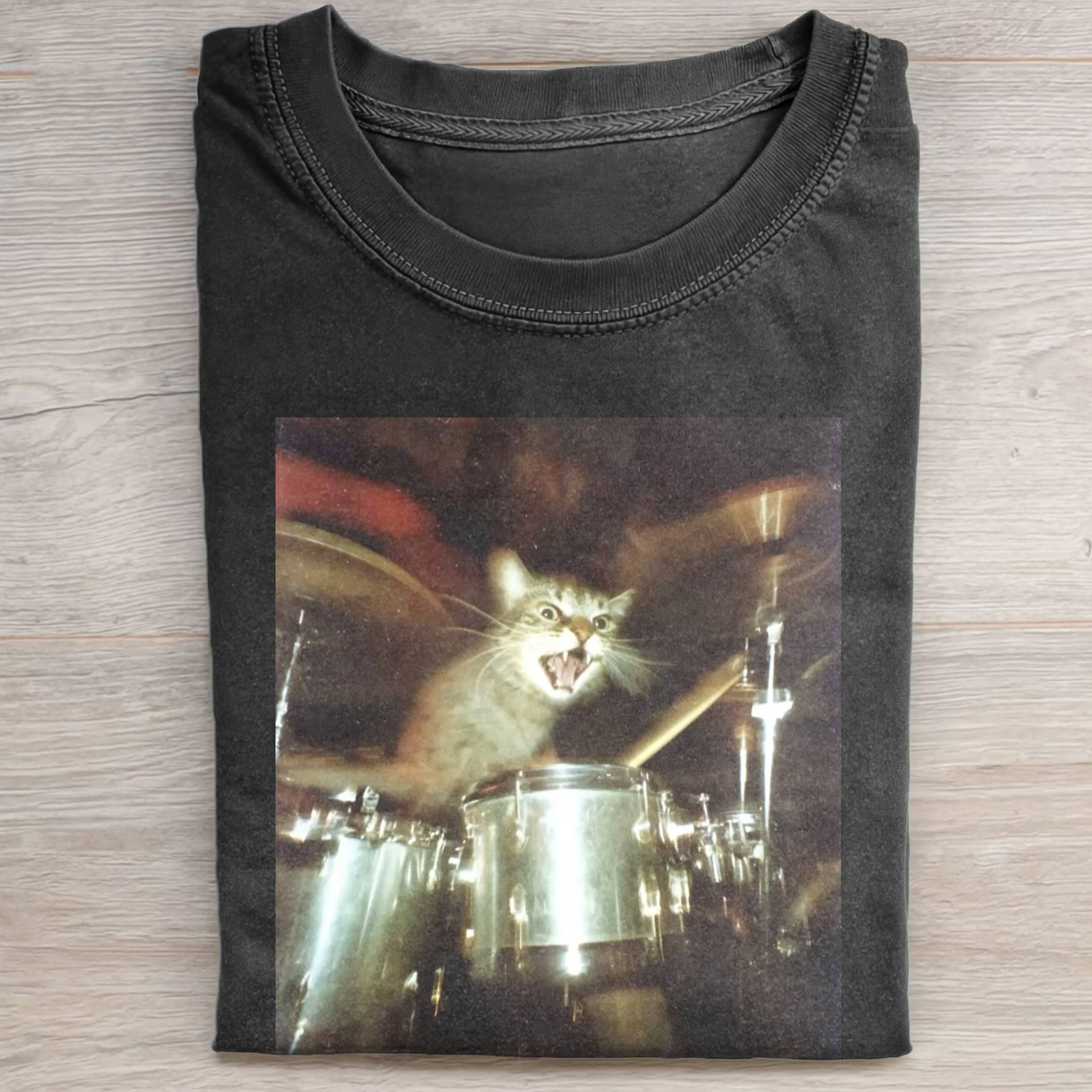 RETRO CAT DRUMMING T-SHIRT