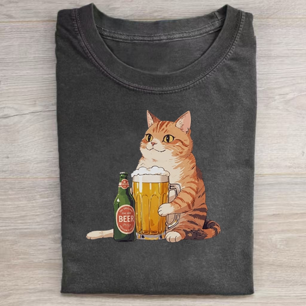 Cute Orange Cat Beer Mug Graphic T-Shirt