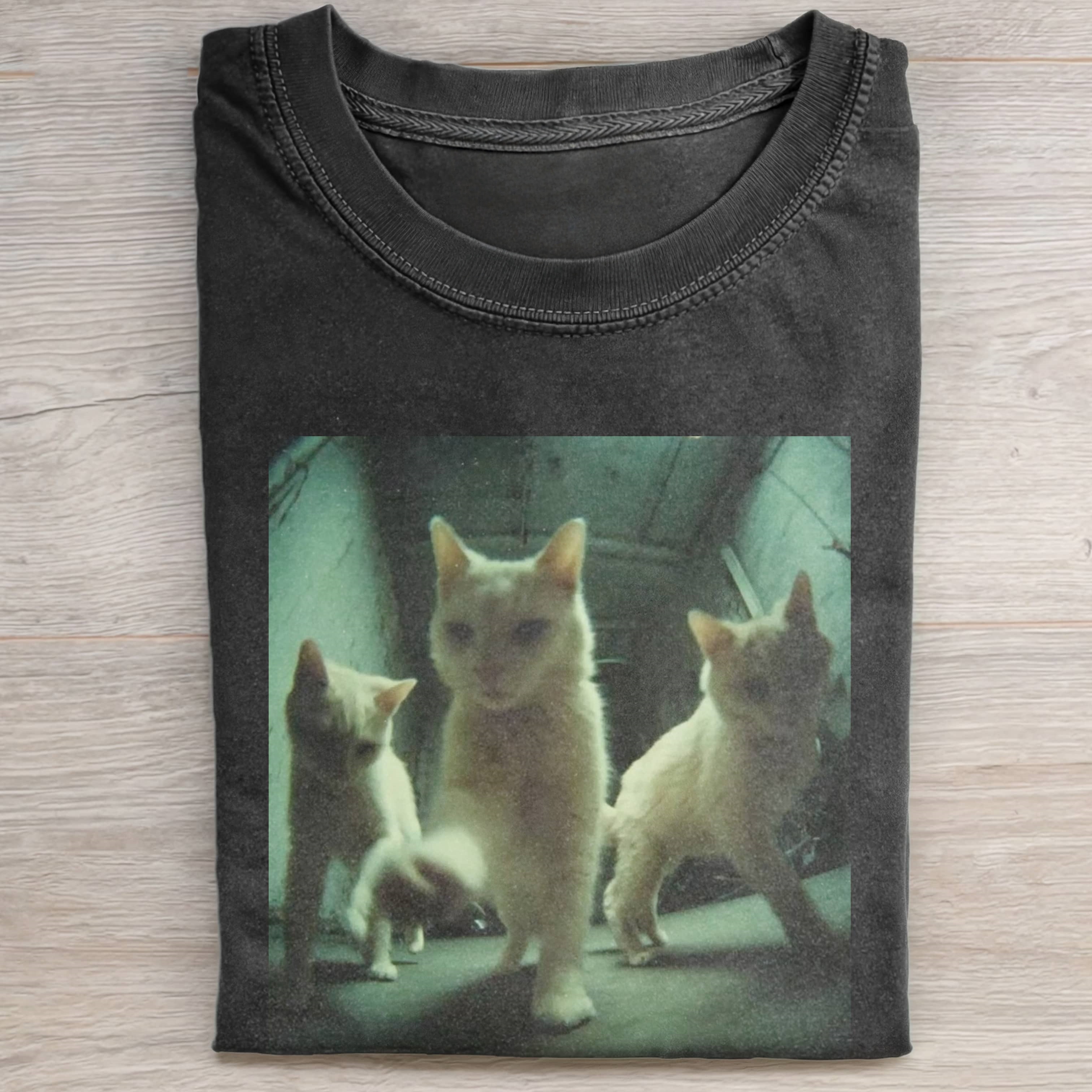 THREE CATS T-SHIRT