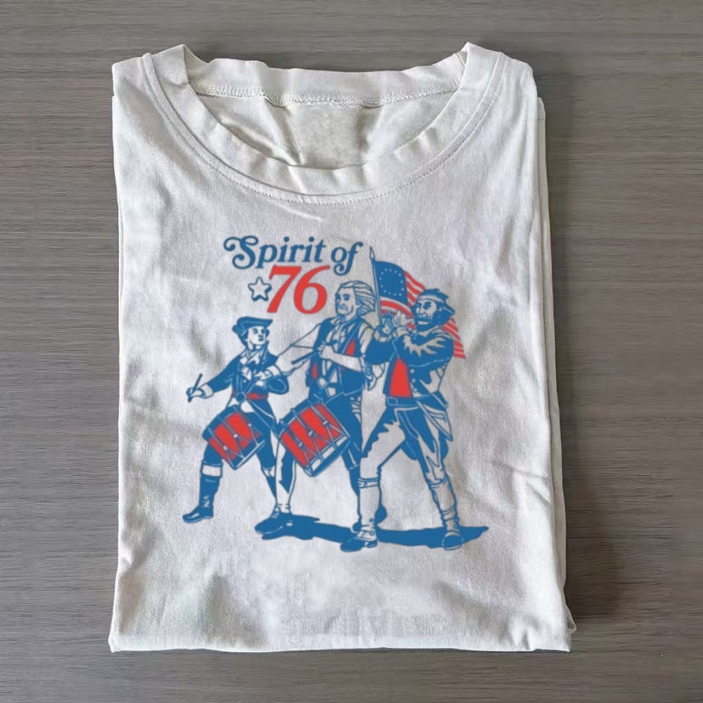 Vintage 1776 Patriot Drummer Graphic T-shirt