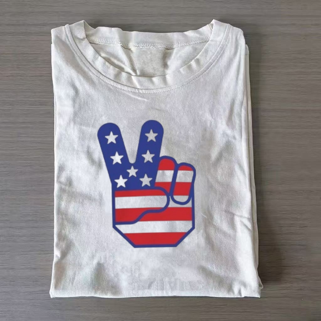 Patriotic USA Peace Hand Graphic T-shirt