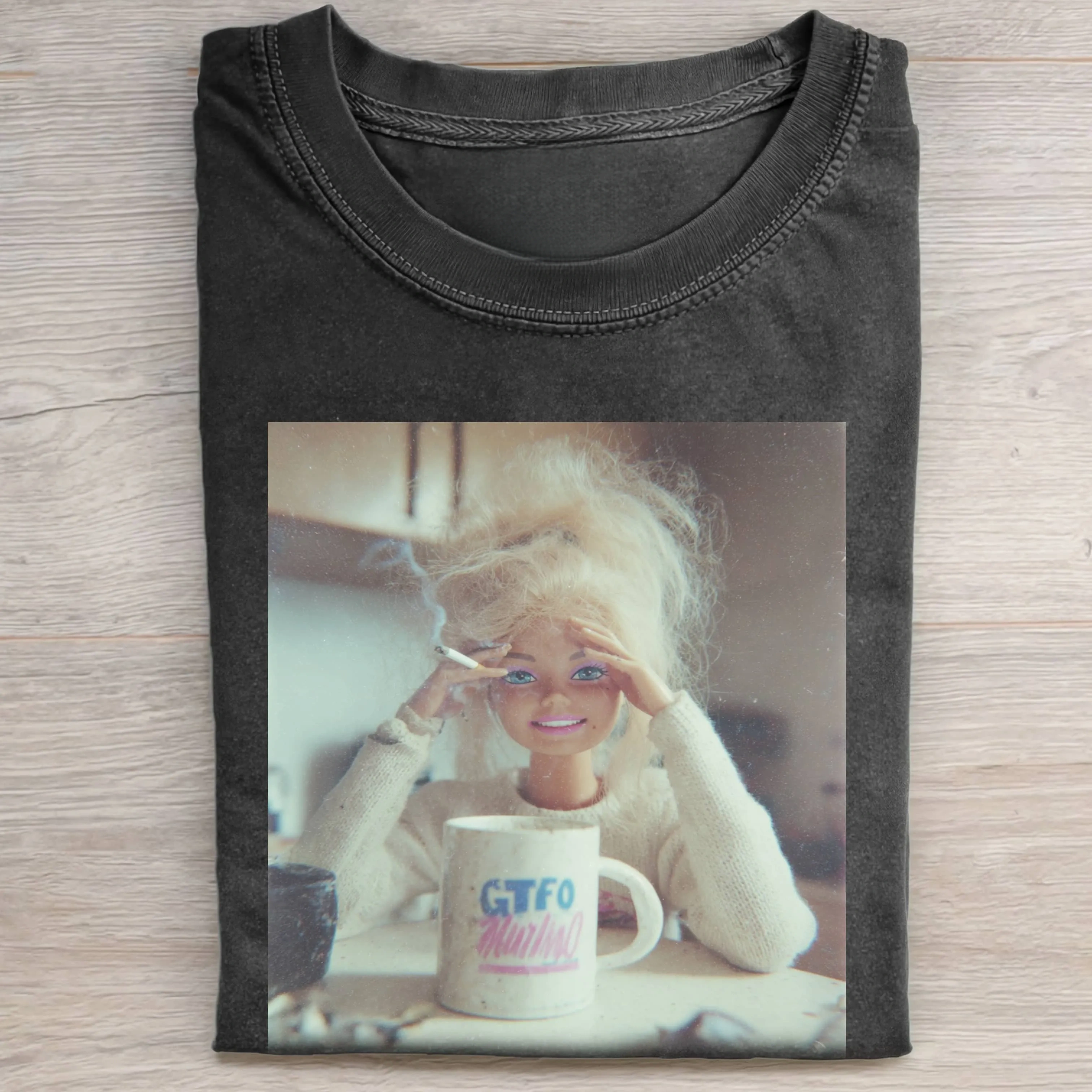 SMOKING DRINKING COFFEE Funny Doll Face GIRL T-SHIRT