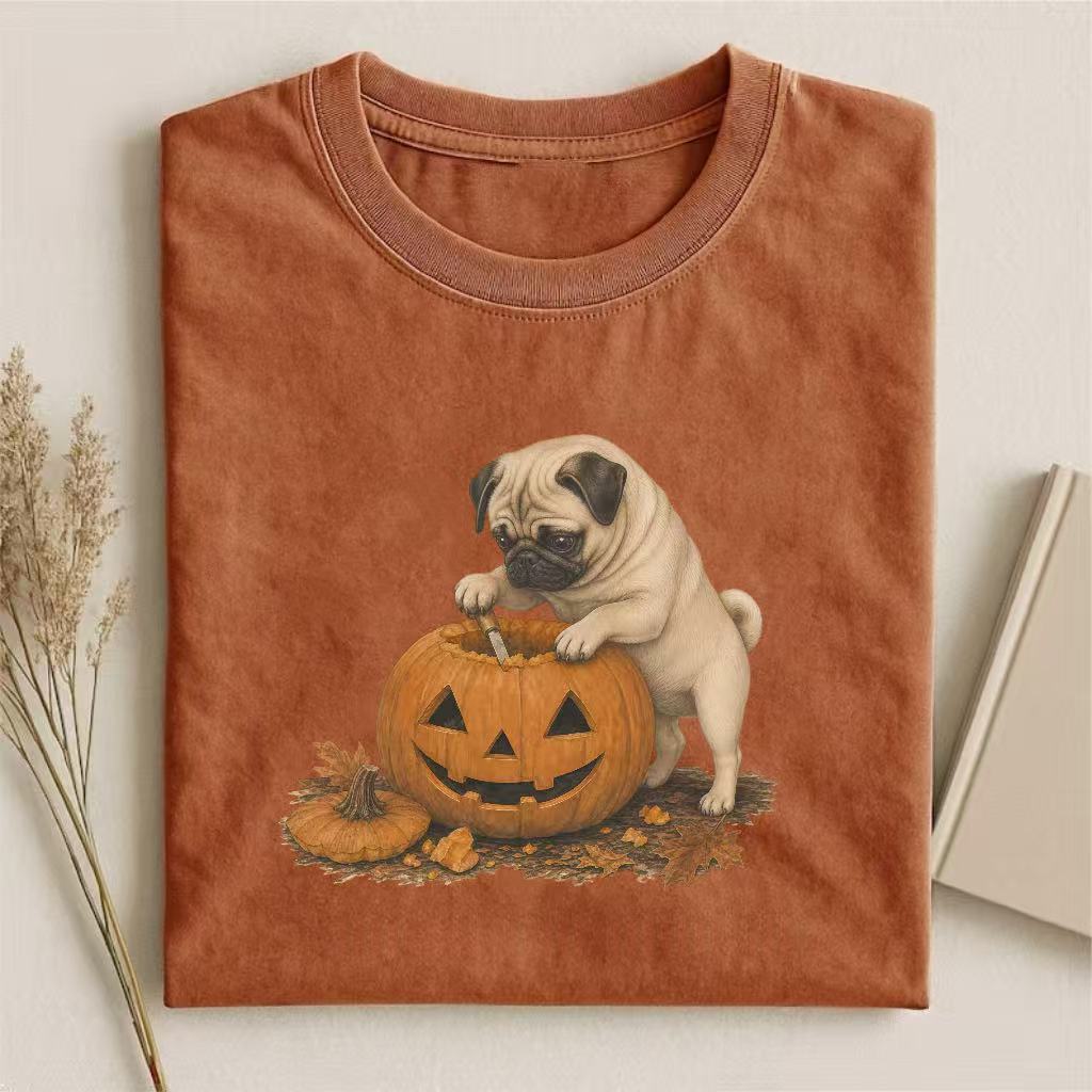 Pug Carving Pumpkin Fall Halloween T-shirt