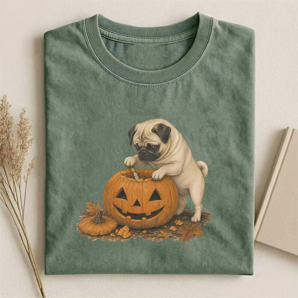Pug Carving Pumpkin Fall Halloween T-shirt